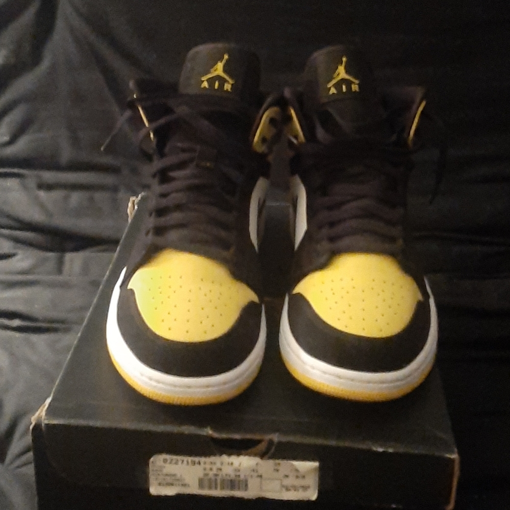 Jordan 1 Mid SE